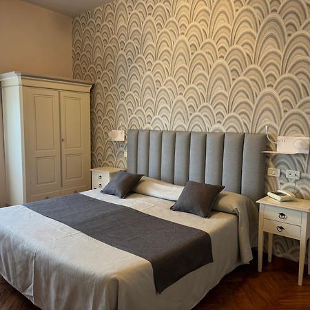 Hotel Bellevue Gardone Riviera Bagian luar foto