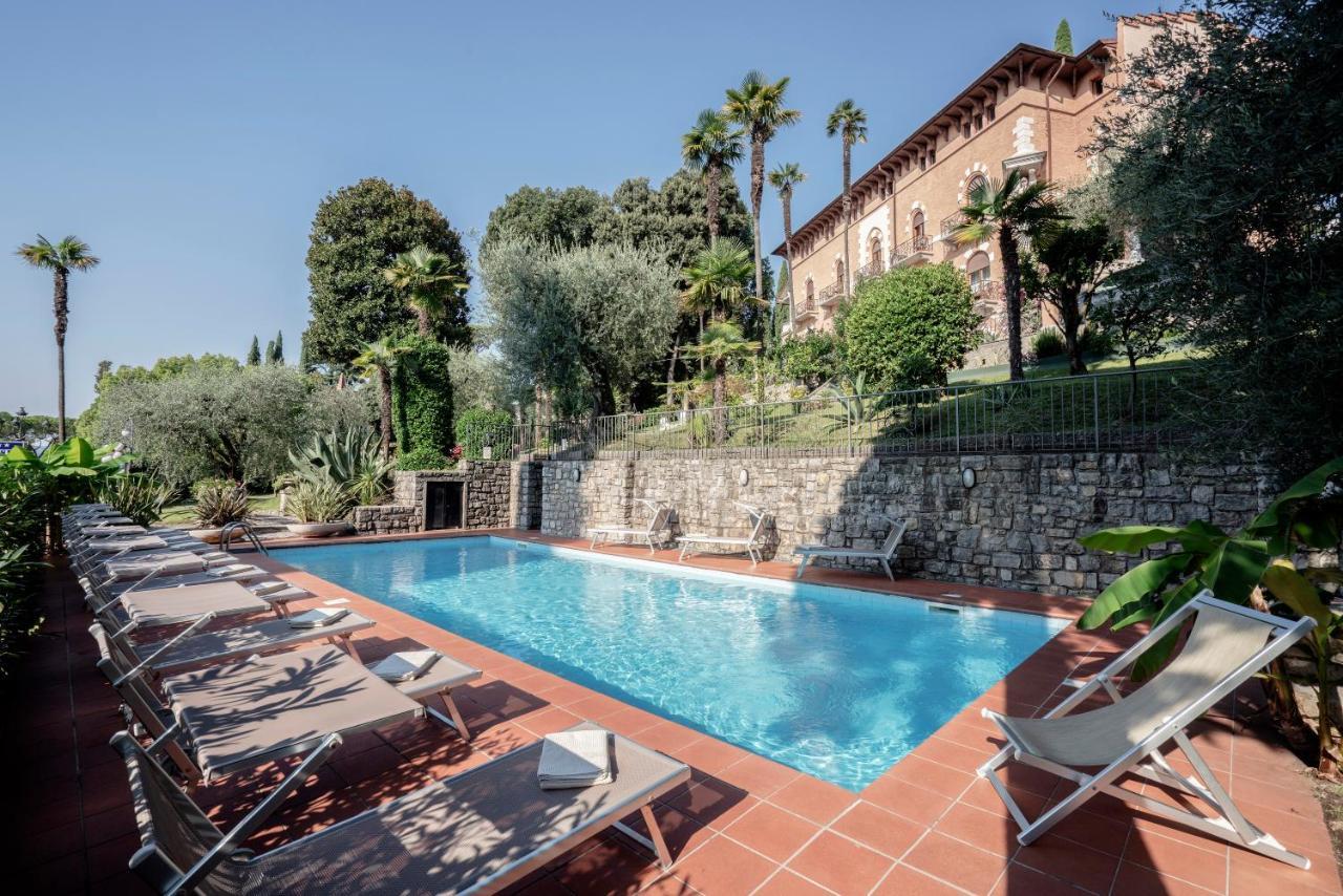 Hotel Bellevue Gardone Riviera Bagian luar foto