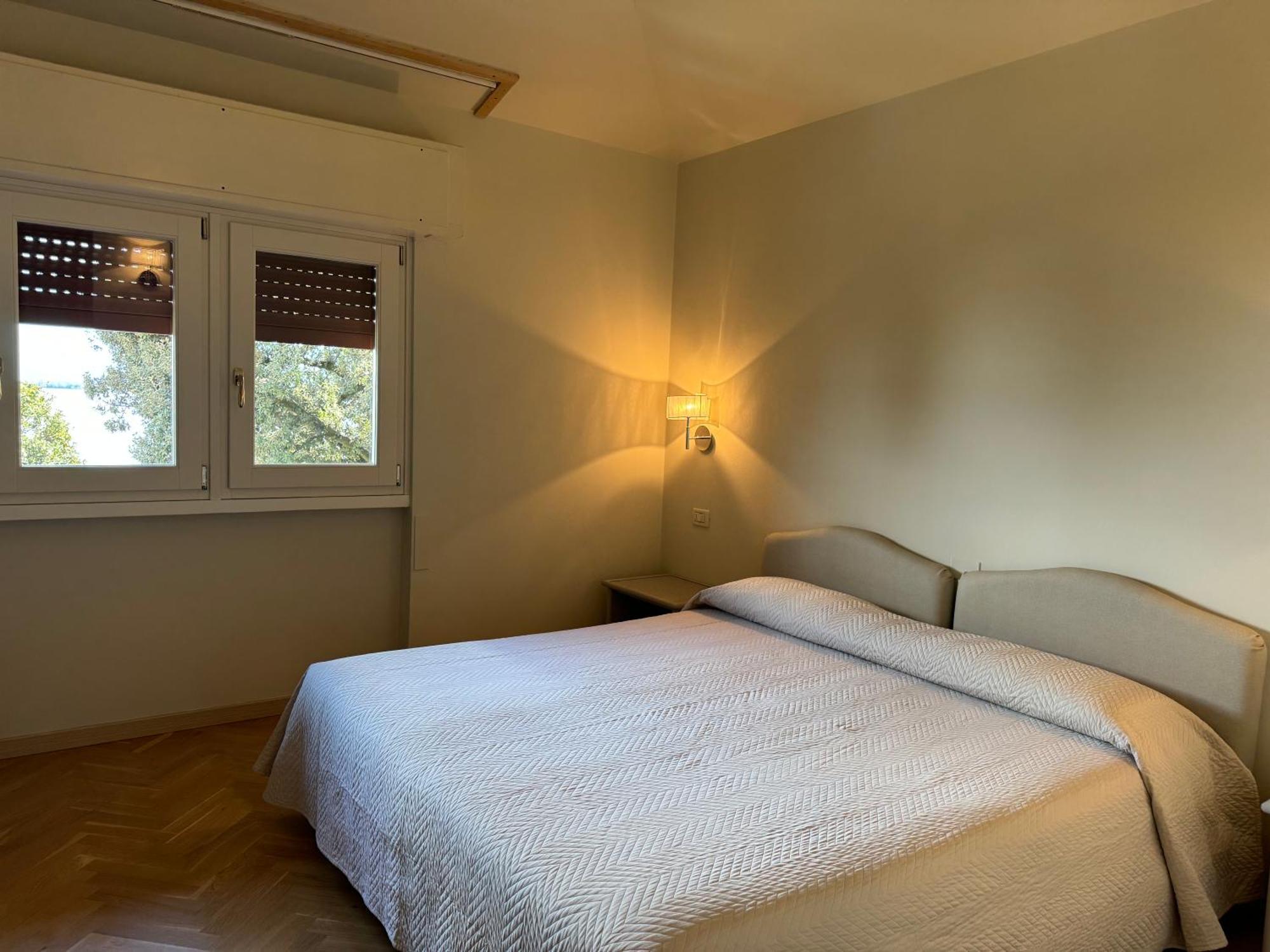 Hotel Bellevue Gardone Riviera Bagian luar foto