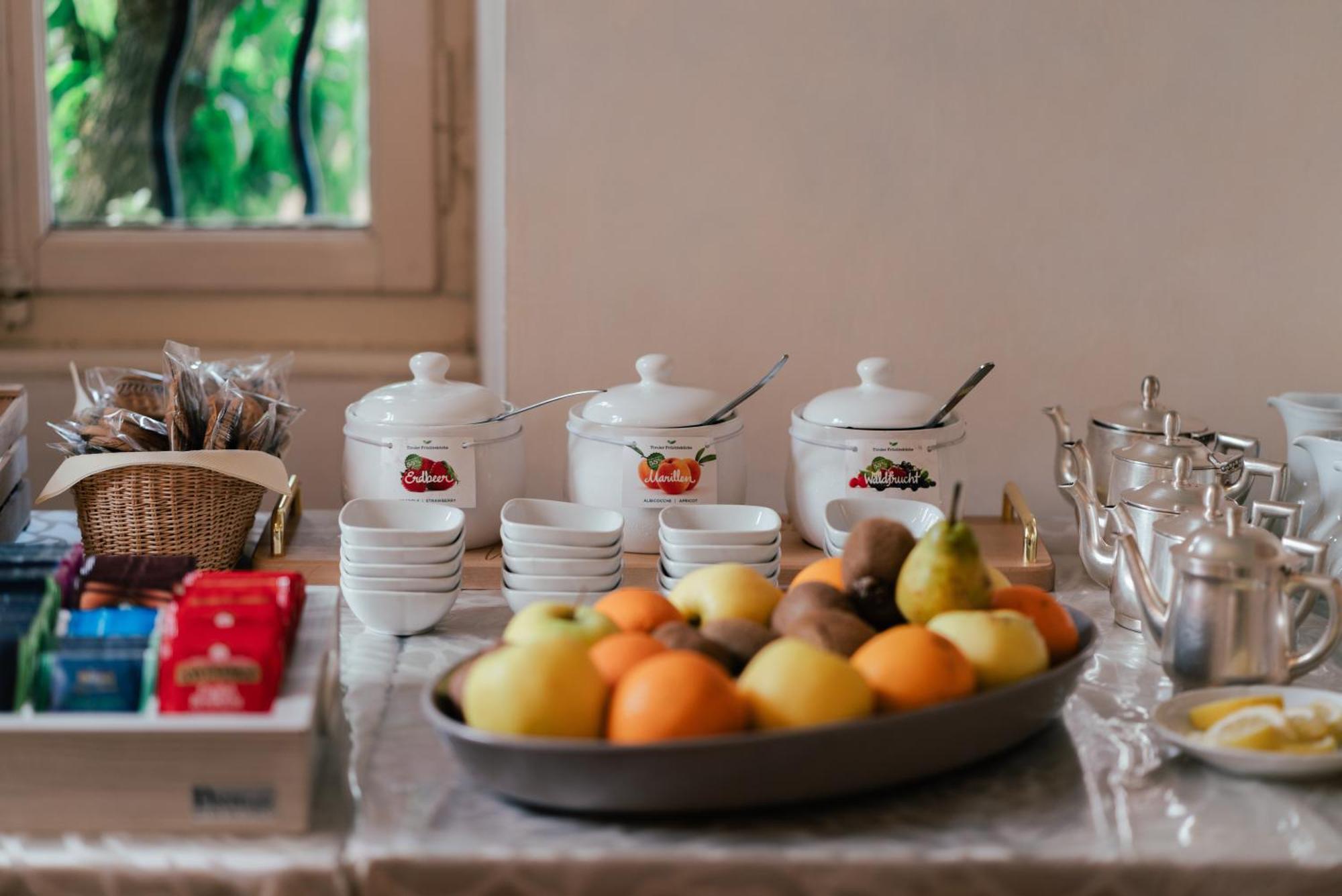 Hotel Bellevue Gardone Riviera Bagian luar foto