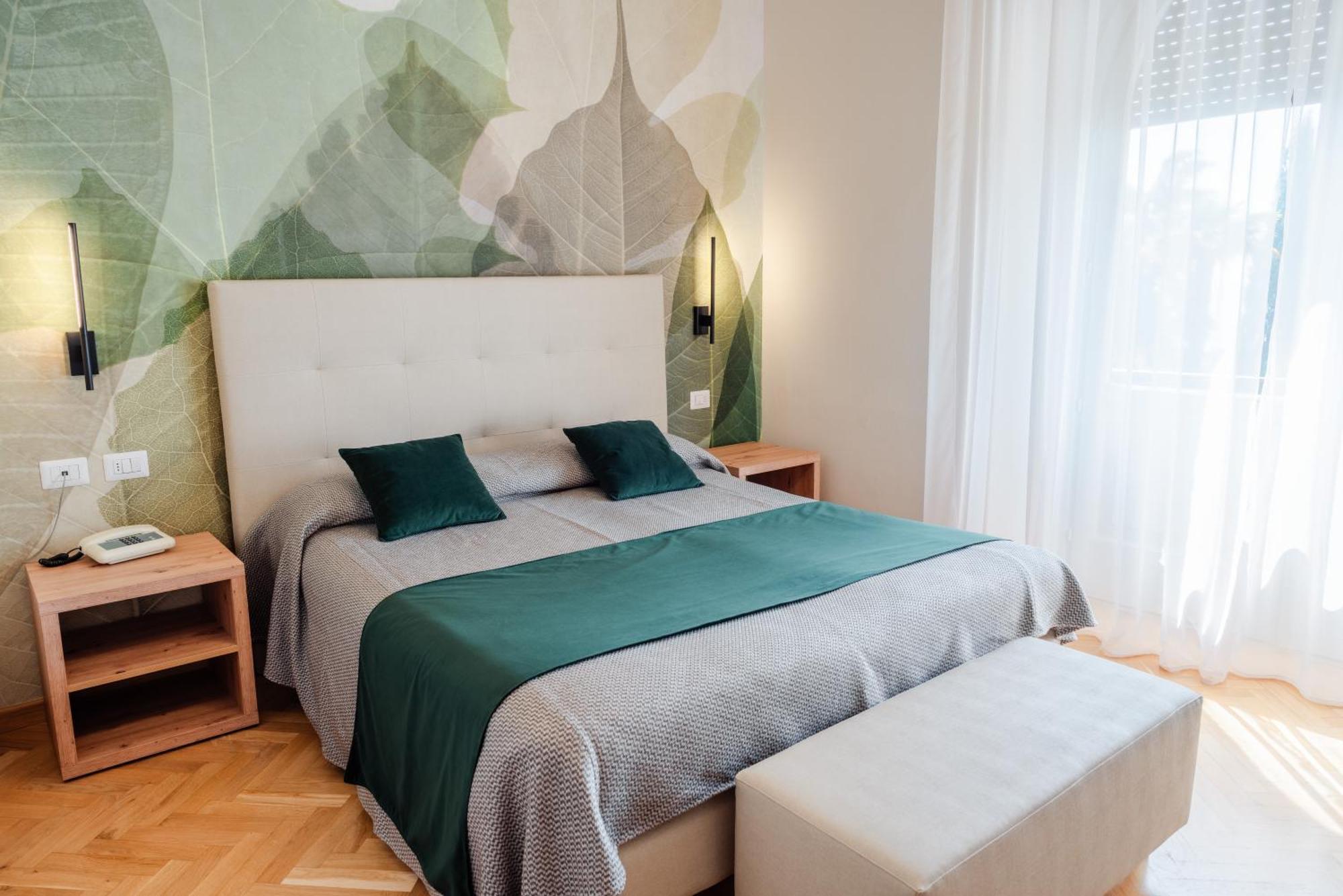 Hotel Bellevue Gardone Riviera Bagian luar foto