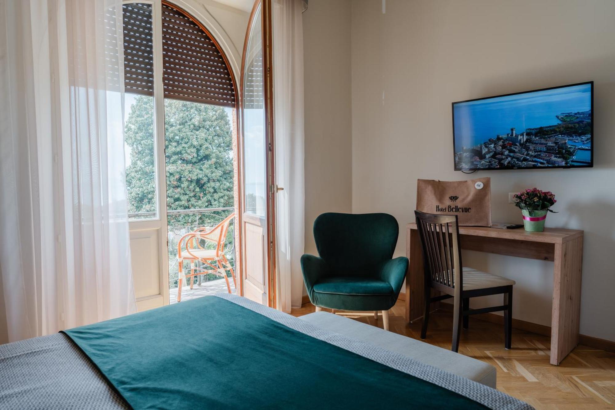 Hotel Bellevue Gardone Riviera Bagian luar foto