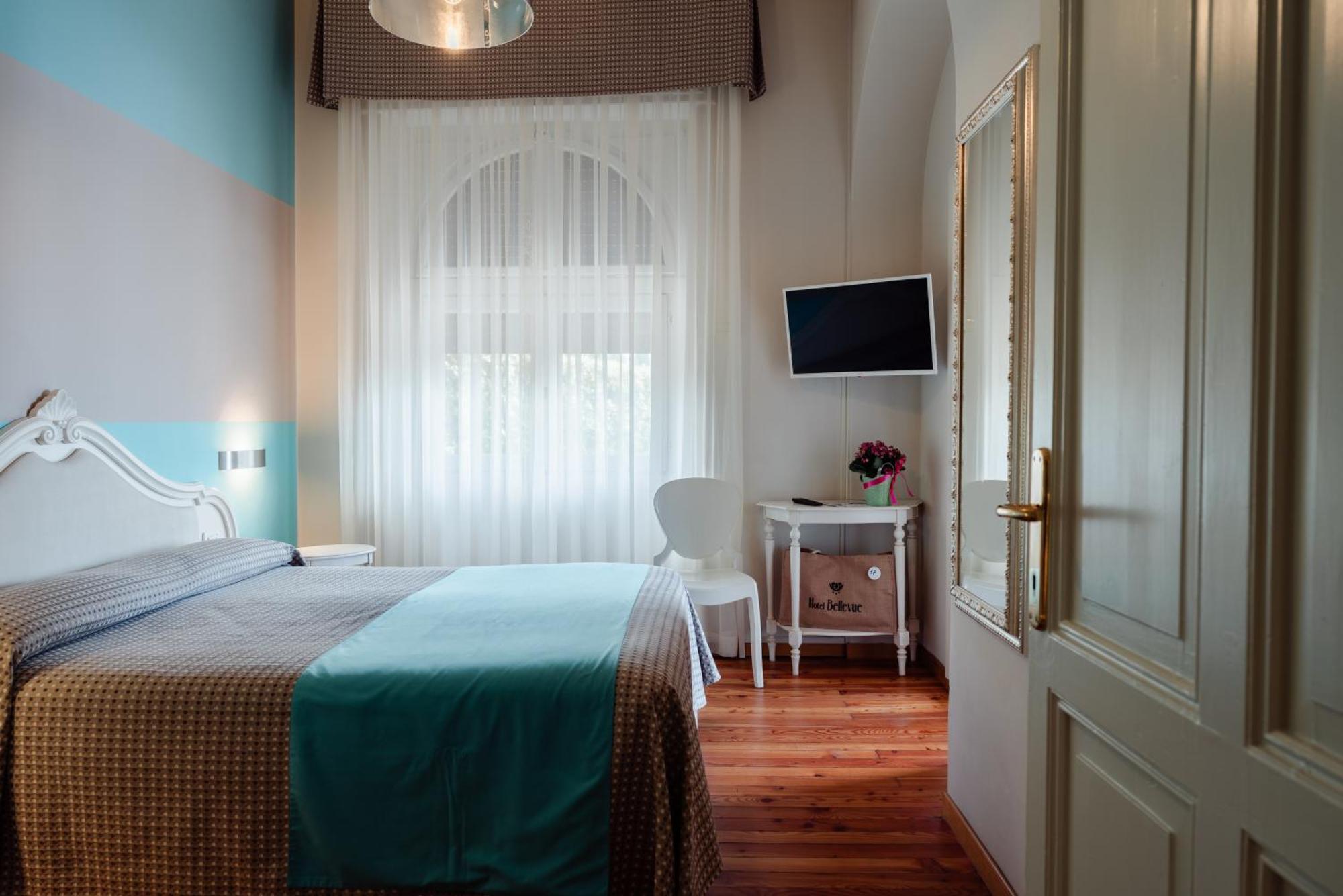 Hotel Bellevue Gardone Riviera Bagian luar foto