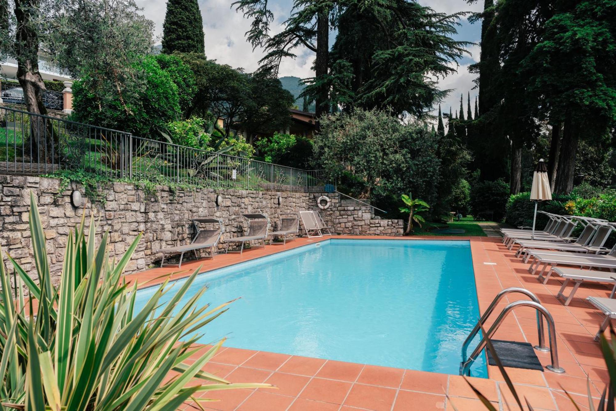 Hotel Bellevue Gardone Riviera Bagian luar foto