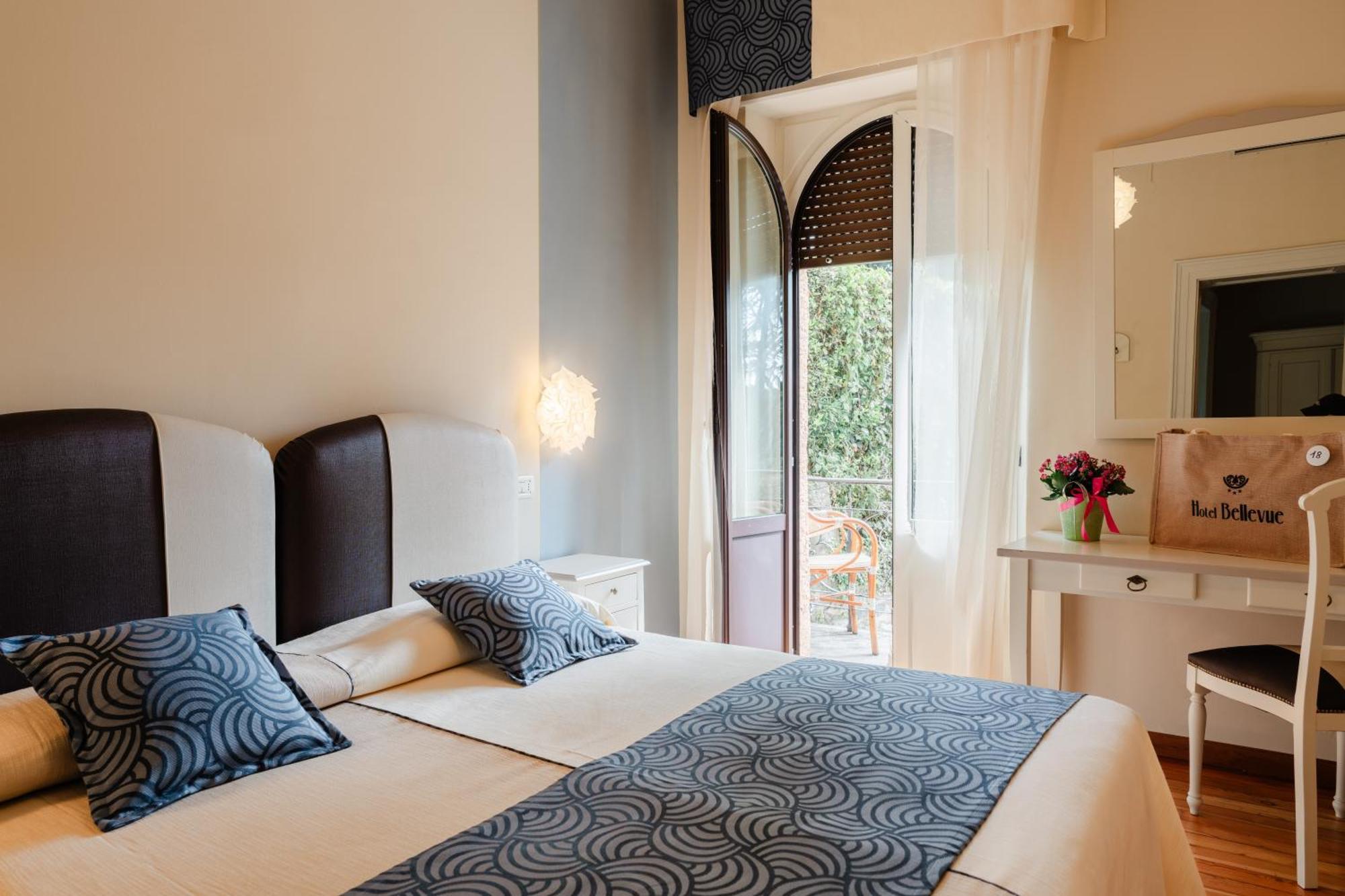 Hotel Bellevue Gardone Riviera Bagian luar foto